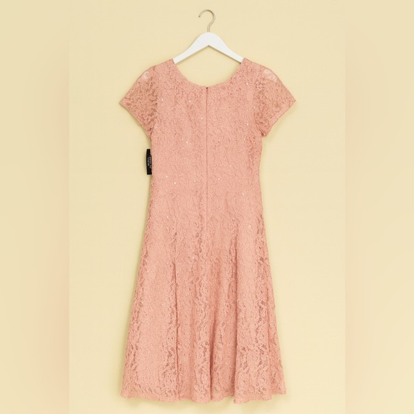 SLNY Pink Lace Sequin Fit & Flare Midi Dress Women’s Size 8 NWT - Picture 2 of 2